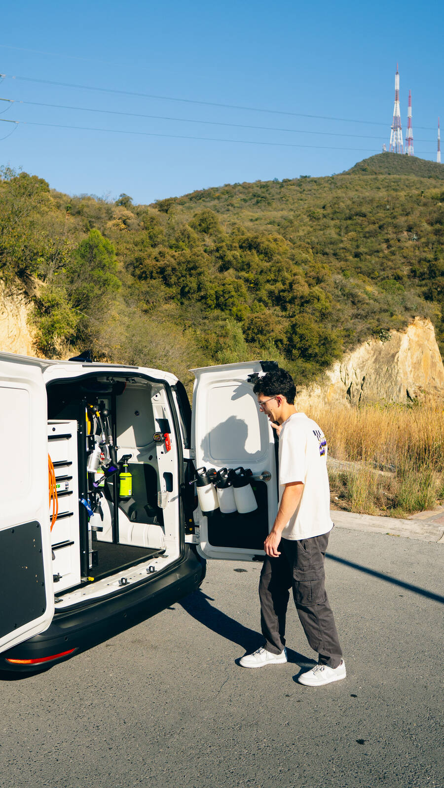 Van de Splash Movil con equipo de detallado